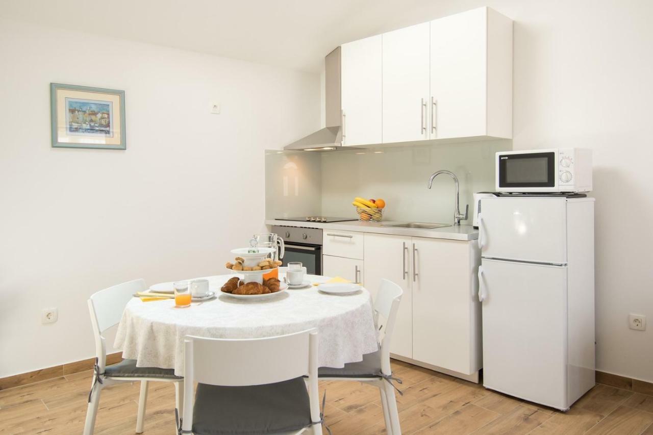 Apartment Bruneta 1 With Sea View Tar-Vabriga Luaran gambar